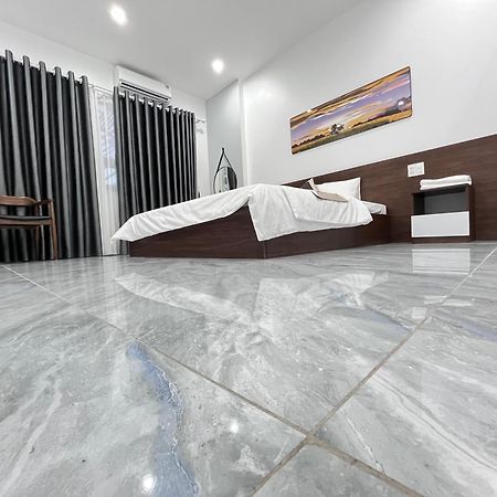 Khang Hotel Phủ Từ Sơn Esterno foto