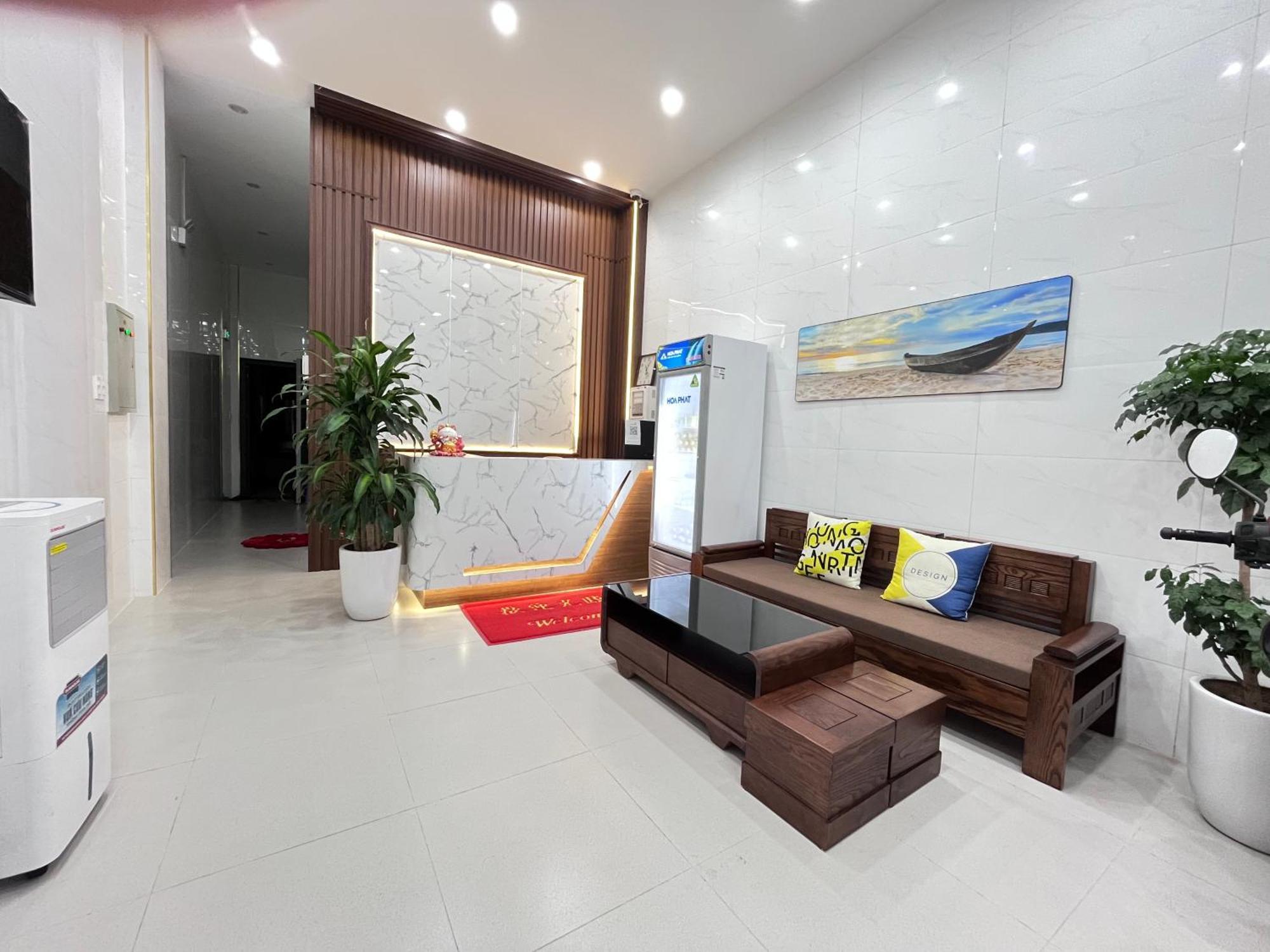 Khang Hotel Phủ Từ Sơn Esterno foto